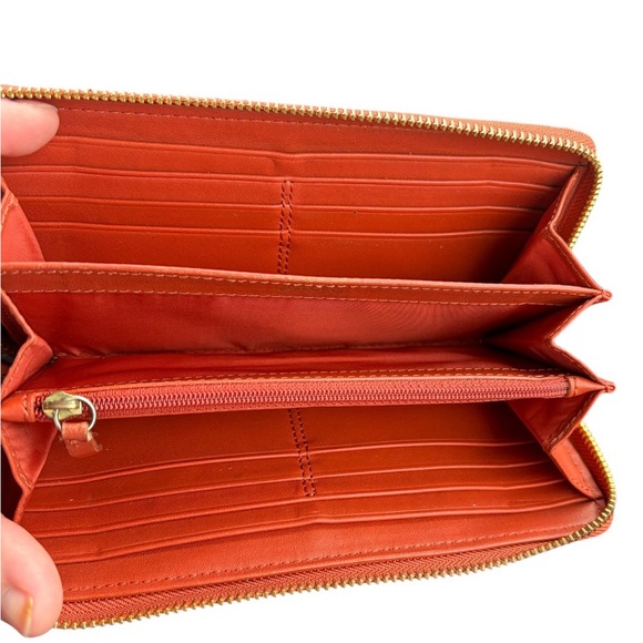 Coach. Orange Leather Wallet - Picture 5 of 7